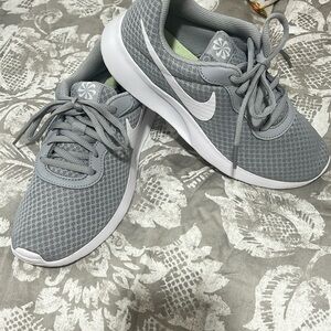 Ladies Nike shoes